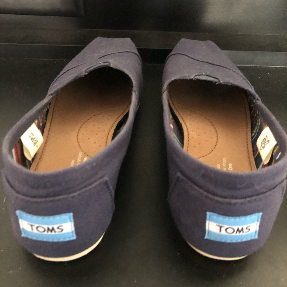 Toms